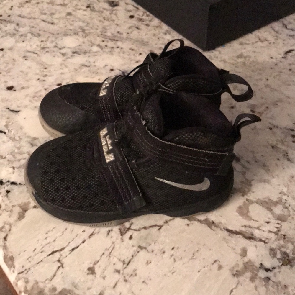 LEBRON JAMES Toddler Shoes 8c